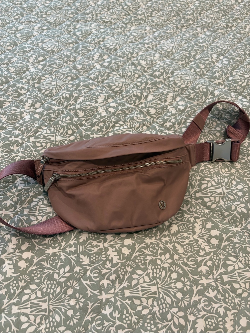 Lululemon City Adventure 2.5